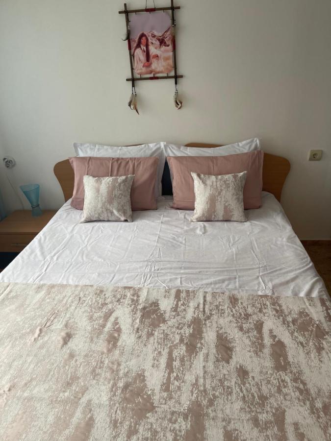 Le Premiere Randevu Apartment Свети Влас Екстериор снимка